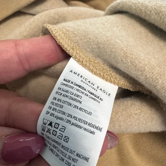 American Eagle Beige Graphic Huggable Hoodie Sweater Oversized Size Small - Picture 11 of 13